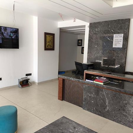 Hotel Divine Peak Pachmarhi ภายนอก รูปภาพ