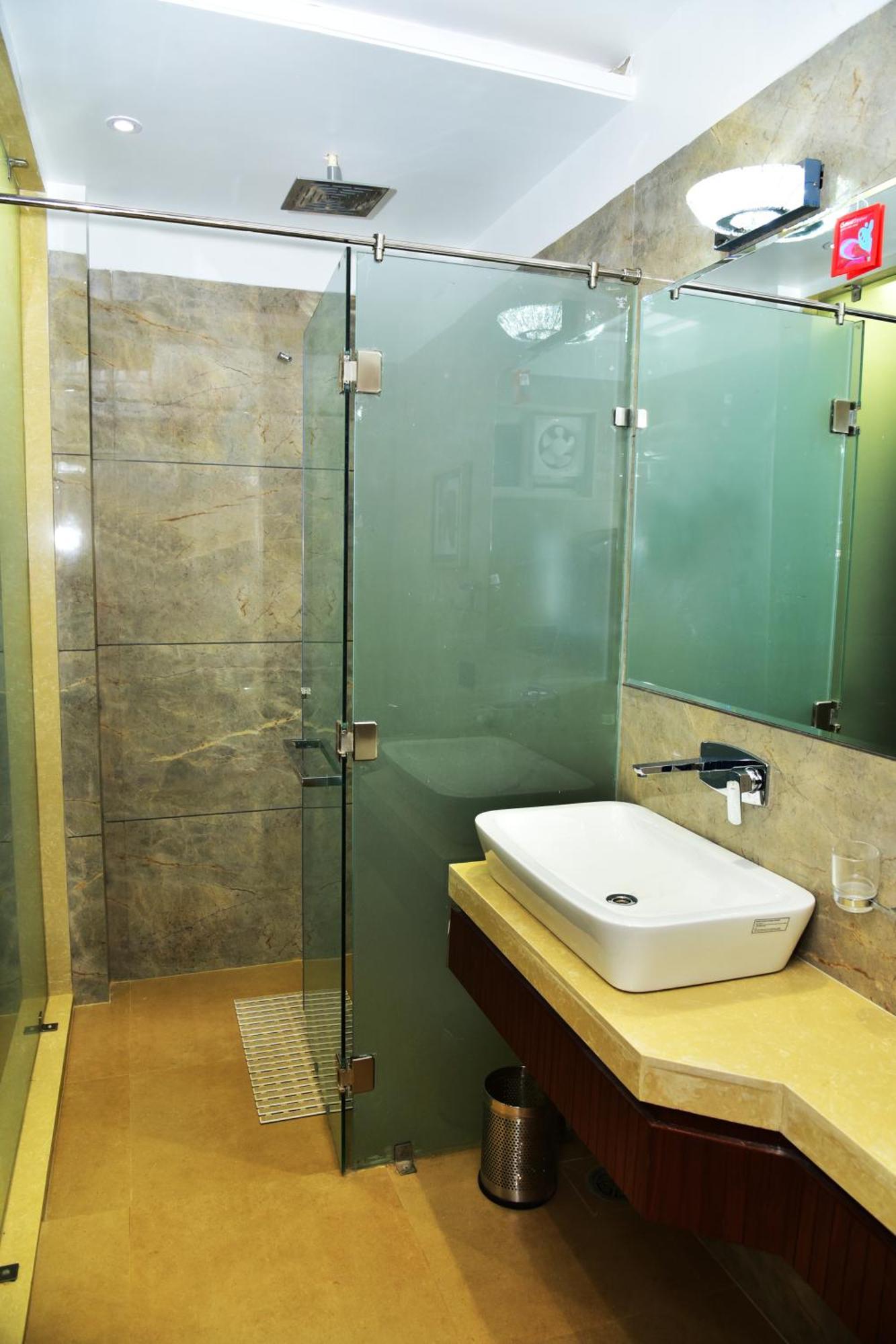 Hotel Divine Peak Pachmarhi ภายนอก รูปภาพ