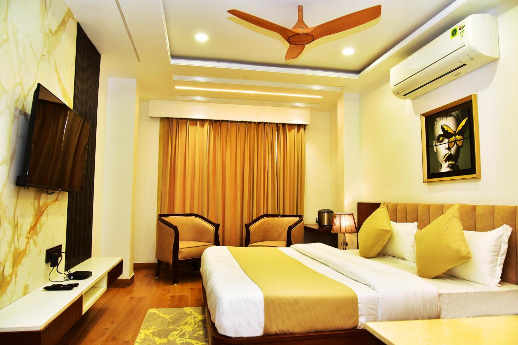 Hotel Divine Peak Pachmarhi ภายนอก รูปภาพ