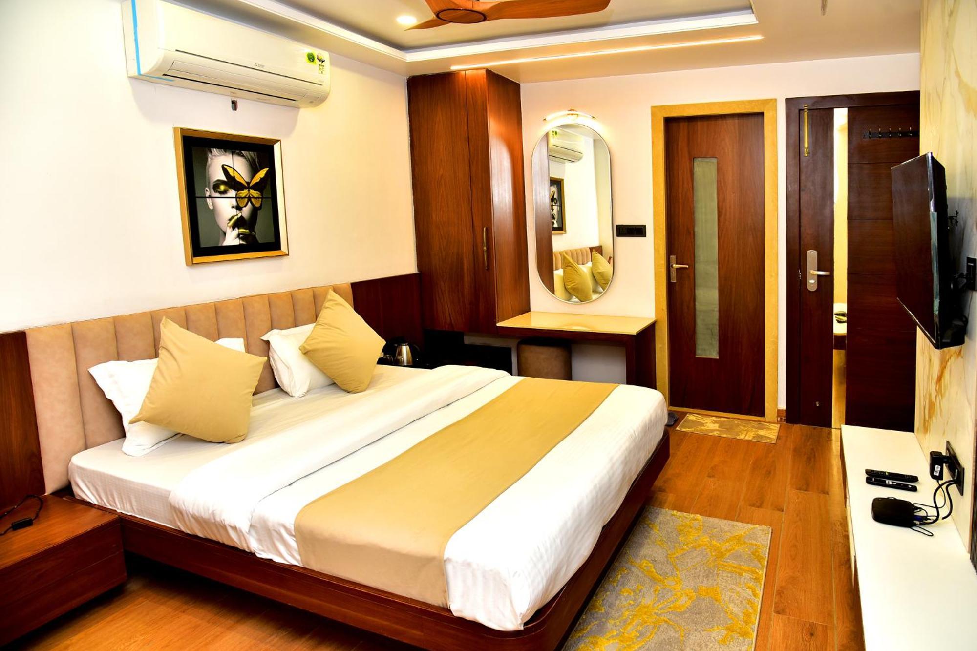 Hotel Divine Peak Pachmarhi ภายนอก รูปภาพ