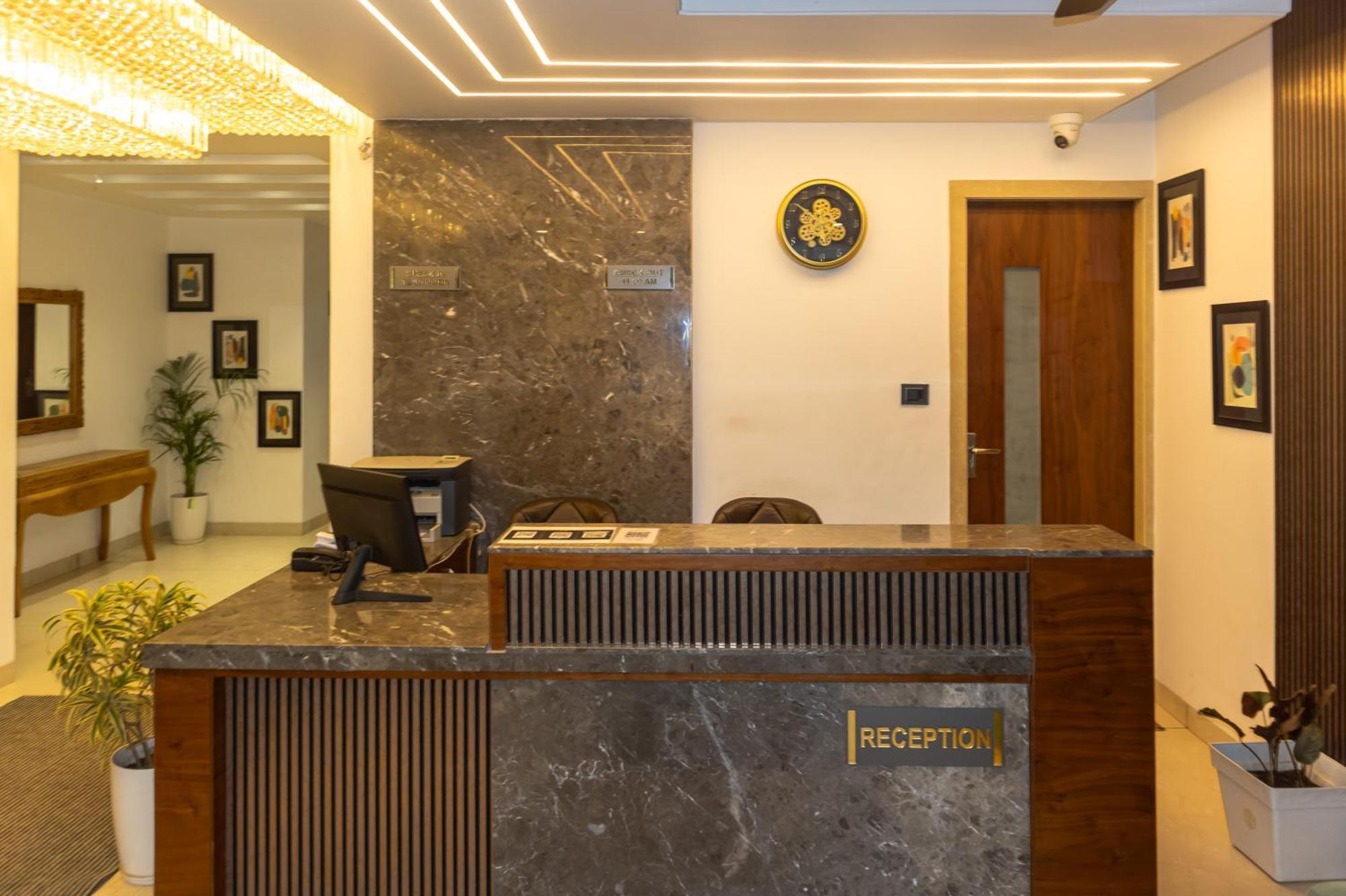 Hotel Divine Peak Pachmarhi ภายนอก รูปภาพ