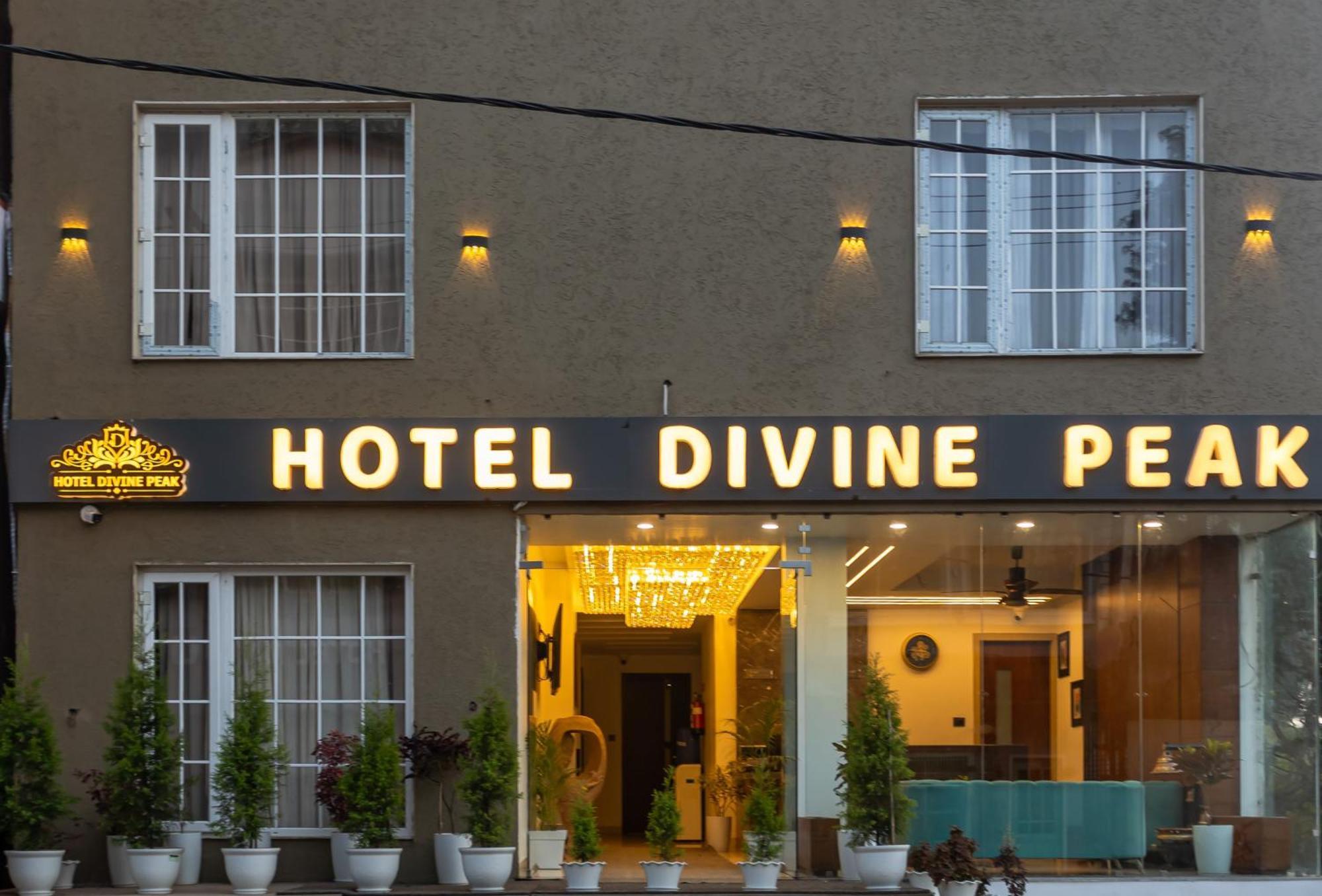 Hotel Divine Peak Pachmarhi ภายนอก รูปภาพ